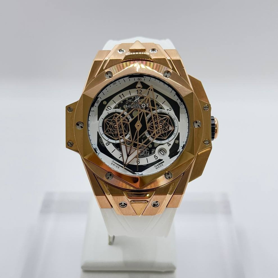 위블로(HUBLOT)샹블루 2세 킹골드 화이트 파베 WO06