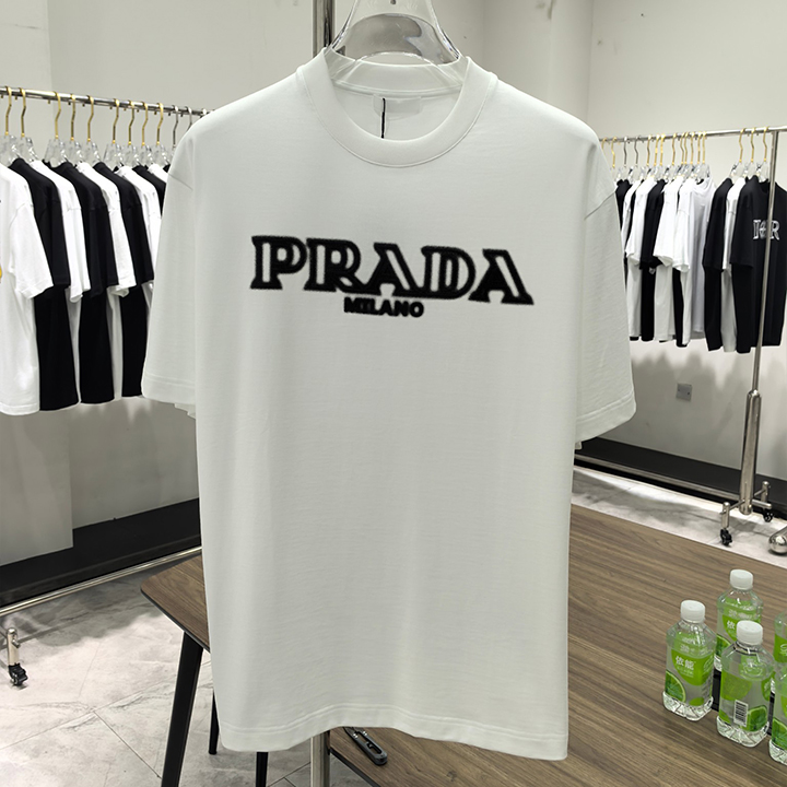 프라다 라운드넥 반팔 티셔츠