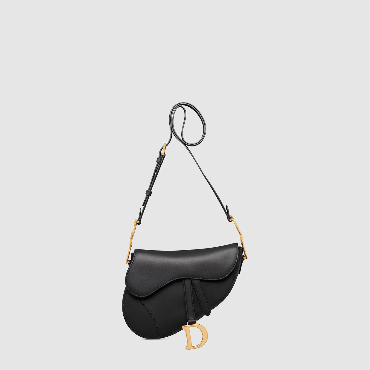 디올 Saddle 미디엄 스트랩 소프트백 M0466CBUW