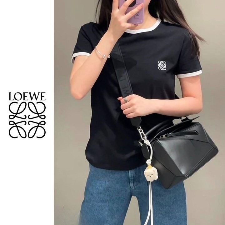 로에베 LOE 스몰로고 자수 배색티셔츠