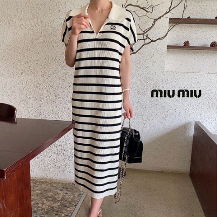 미우미우 20324_MIU 자수 골지 니트 원피스